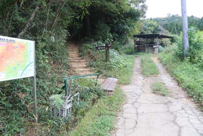 登山道入り口