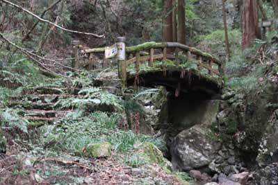 古い太鼓橋