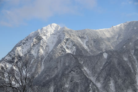 三鈷峰とユートピア小屋