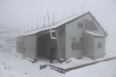 頂上避難小屋