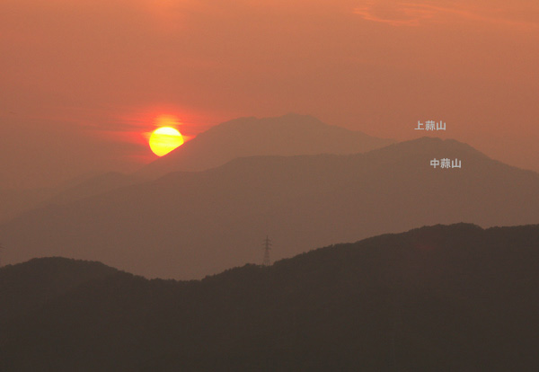 津黒山麓から