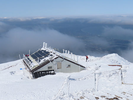 頂上避難小屋