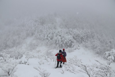 津黒山へ