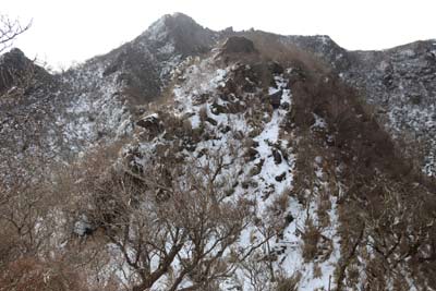 残雪の尾根