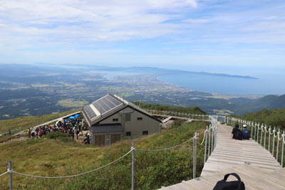 頂上避難小屋
