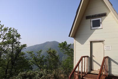 大平頭避難小屋