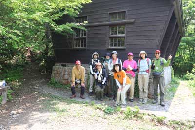 大休峠避難小屋