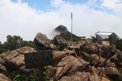 八巻山山頂