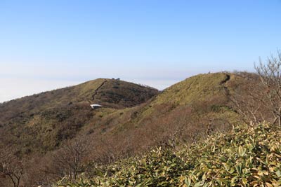 三角点峰と山頂