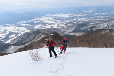 山頂直下の雪原